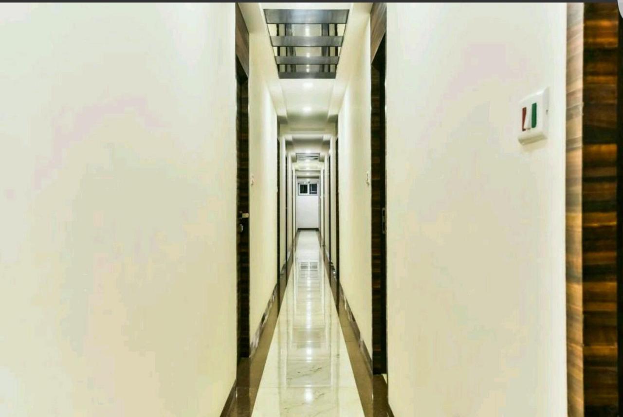 Hotel Palace Residency Near Lokmanya Tilak Terminus — Photos 3
